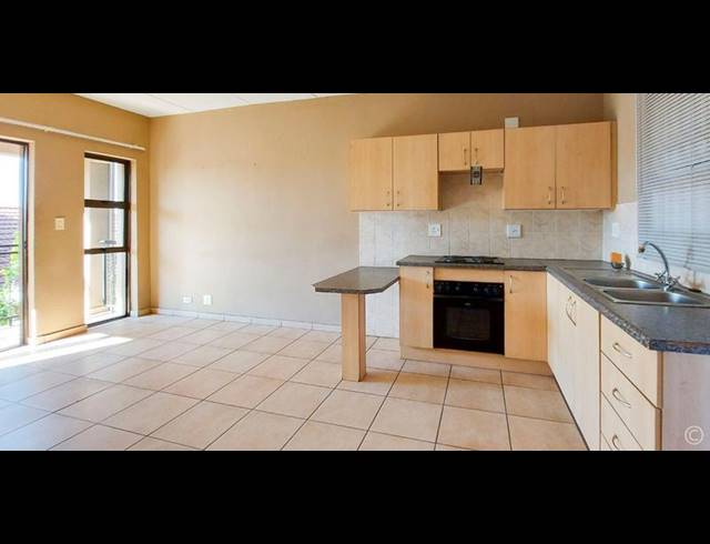 1 BEDROOM APARTMENT FOR SALE IN VANDERBIJLPARK SE 10